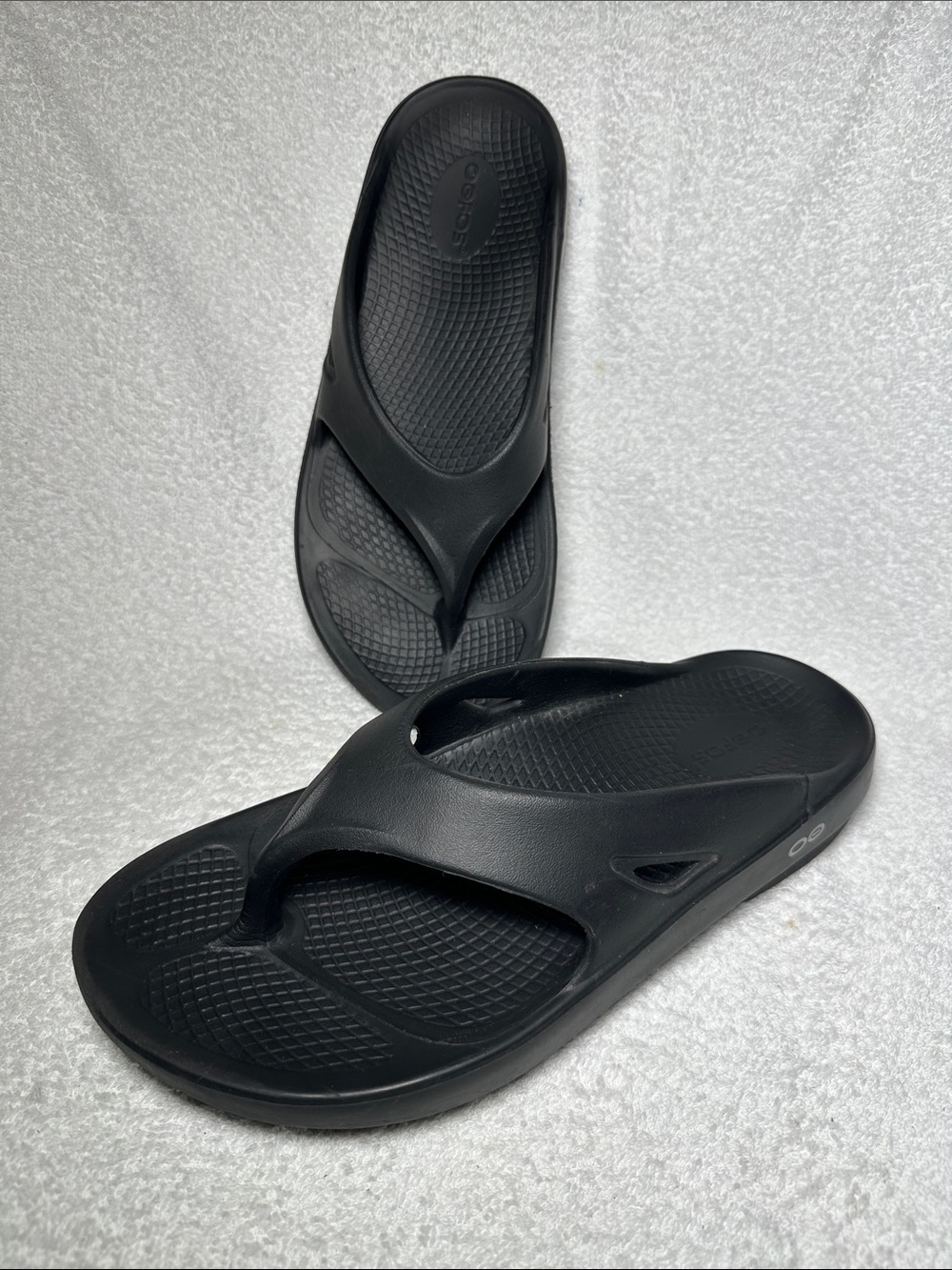 Oofos OOriginal Recovery Sandals in black M 9- W 11
